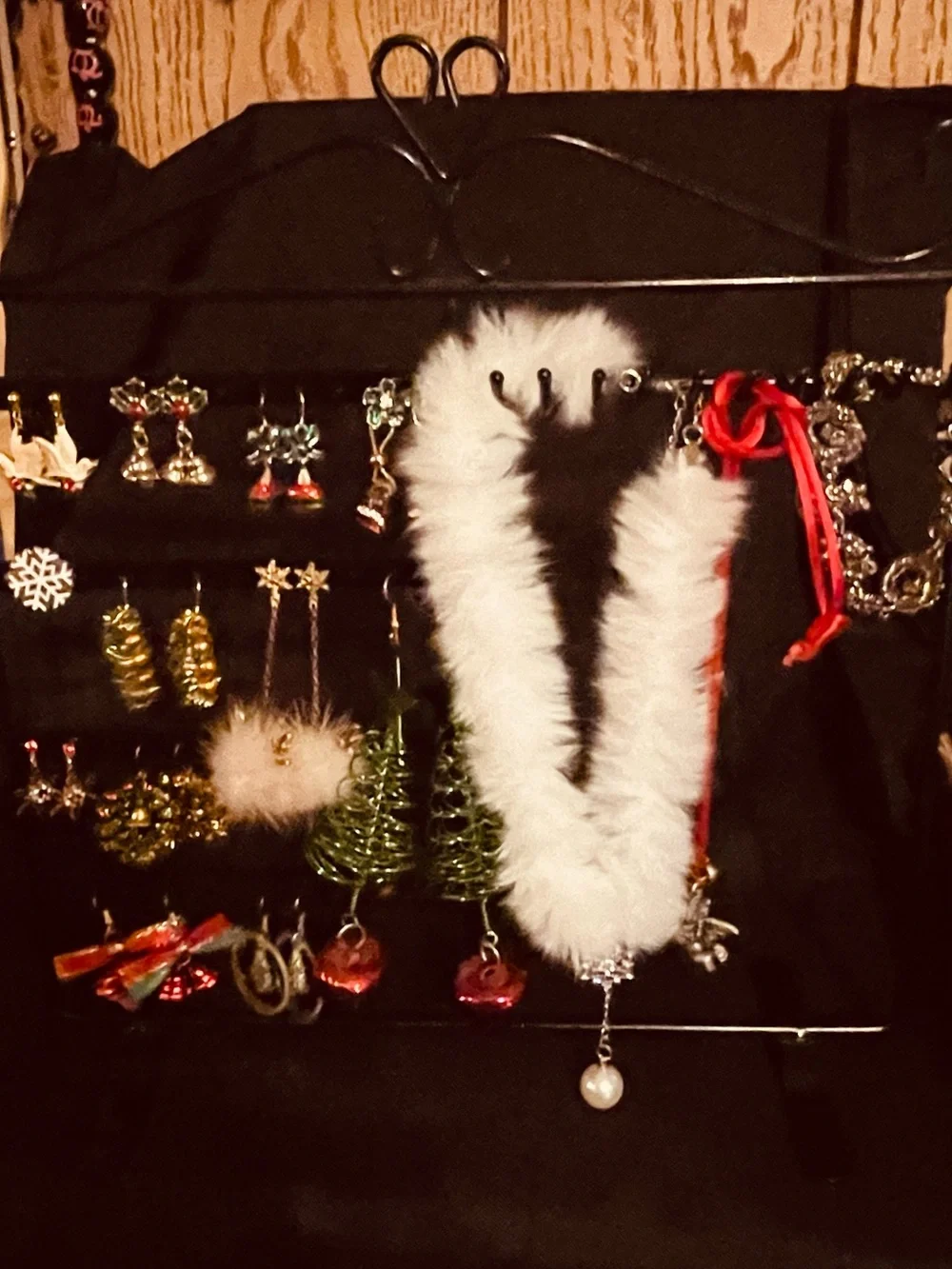 Lot of 15 pc Christmas Jewelry. 1 Pin, 2 Necklaces, 1 Bracelet, & 11 Earrings.